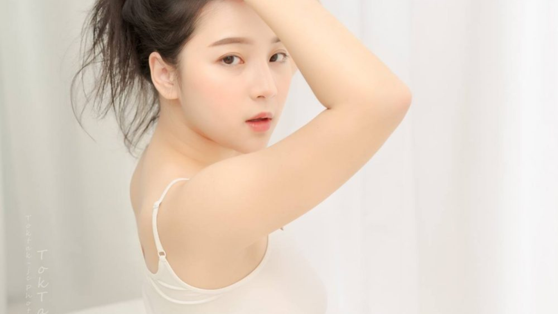 สาวน่ารักละมุนๆคนนึ้เขาฝากบอกว่า หนูก็แค่นอนเล่นเอง พี่คิดอะไรอยู่รึเปล่า ?