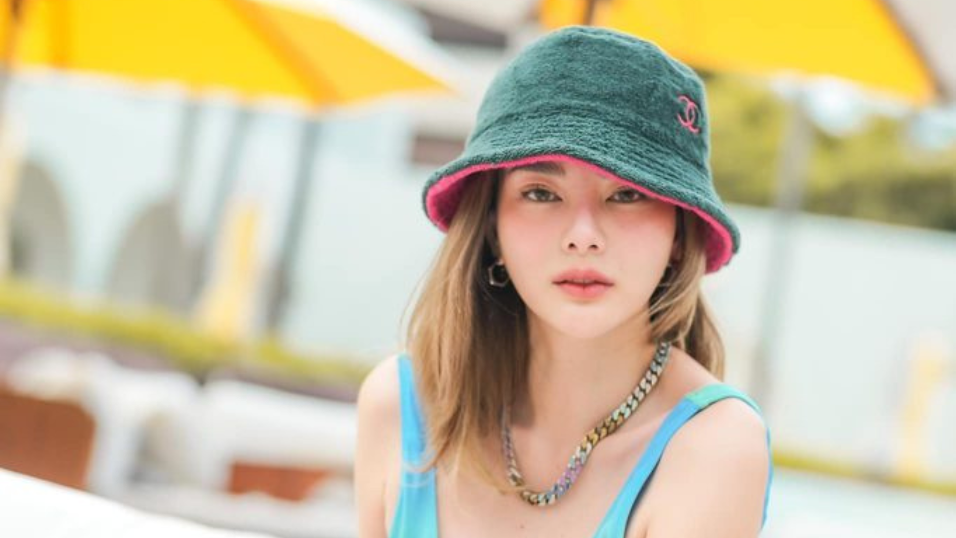 จัดเต็มอีกแล้วกับ ดิว อริสรา มาในชุดว่ายน้ำ บอกเลยว่าอย่างเด็ด ผิวนี่เนียนขาว ถูกใจวัยรุ่นไม่ใช่น้อยเลยล่ะ มาดูรูปของเธอทั้งเซตกัน เห็นแล้วใจละลาย