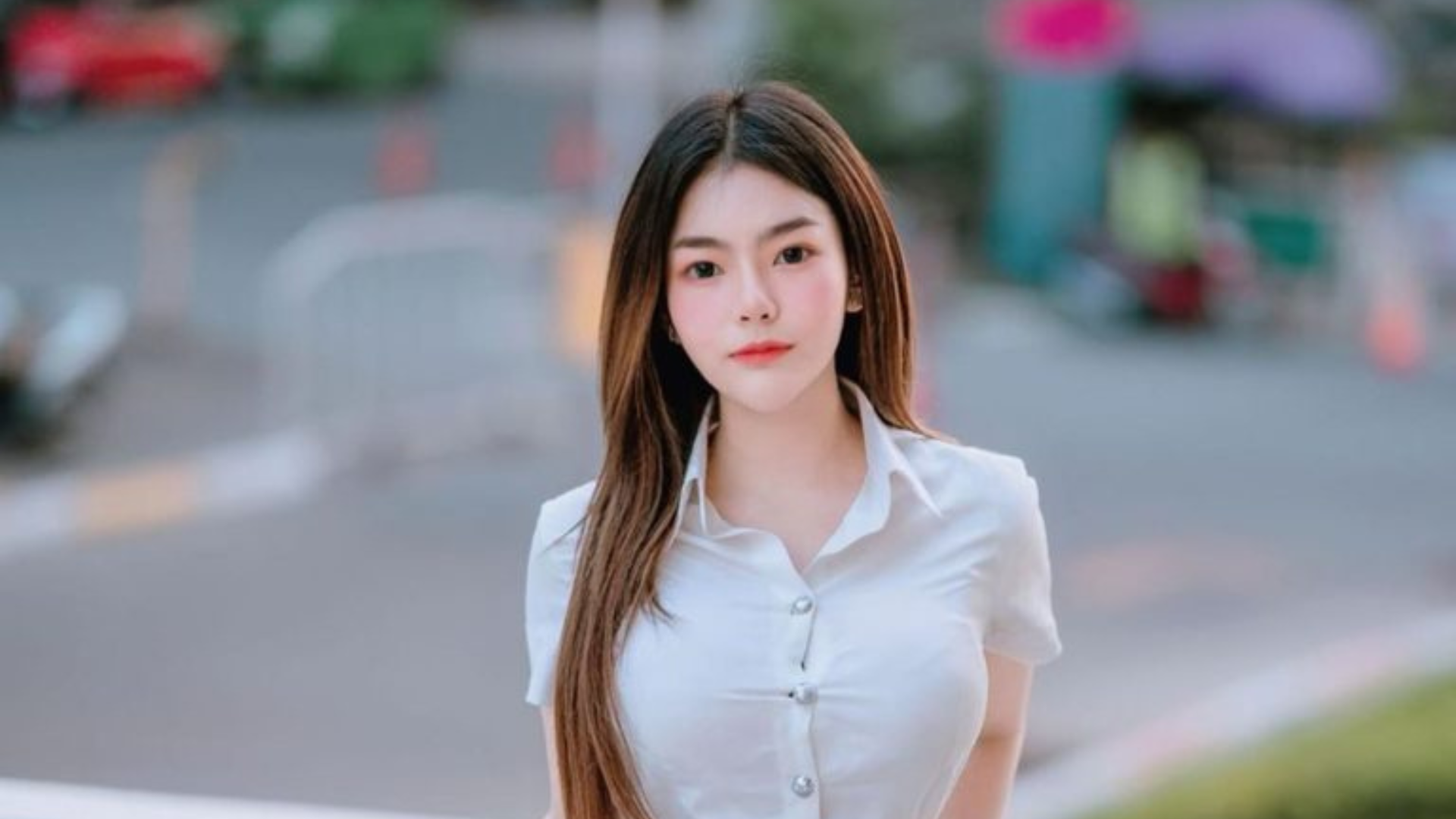 มาดู น้องอิ๋งอิ๋ง เน็ตไอดอล ใส่ชุดนักศึกษารัดรูปไปเรียนกันเถอะ บอกเลยว่าเด็ด ด้วยหุ่นเล็กๆของเธอ กับทรงอกตูมๆ ไม่ดูก็แย่แล้ว เป็นนักศึกษาที่เซ็กซี่จริงๆ