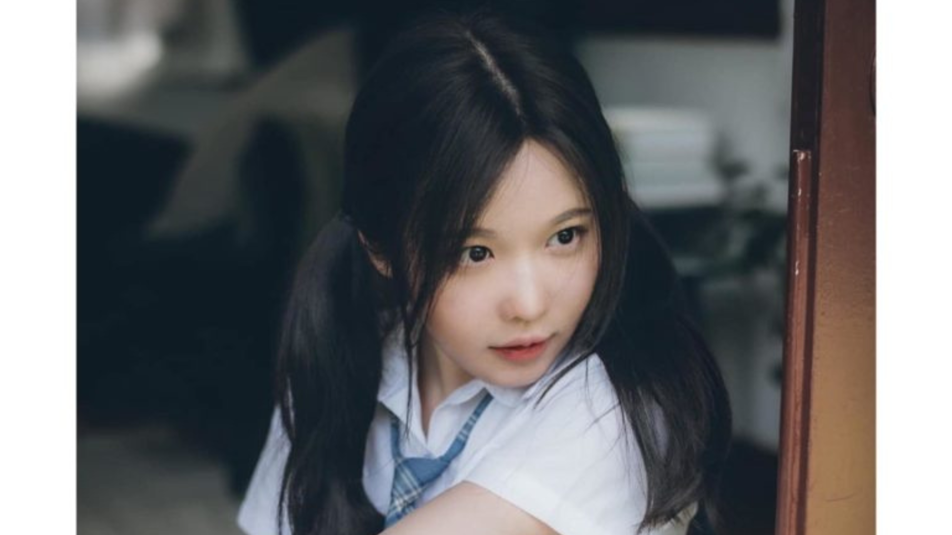 วันนี้พาเพื่อนๆ มารู้จัก น้องเจลลี่ สาวน่ารัก ที่มีสไตล์ญี่ปุ่น มาพร้อมชุดนักเรียนแบบเจแปนผสมไทย ดูแล้วฟินสุดๆ กับความน่ารักของเธอ