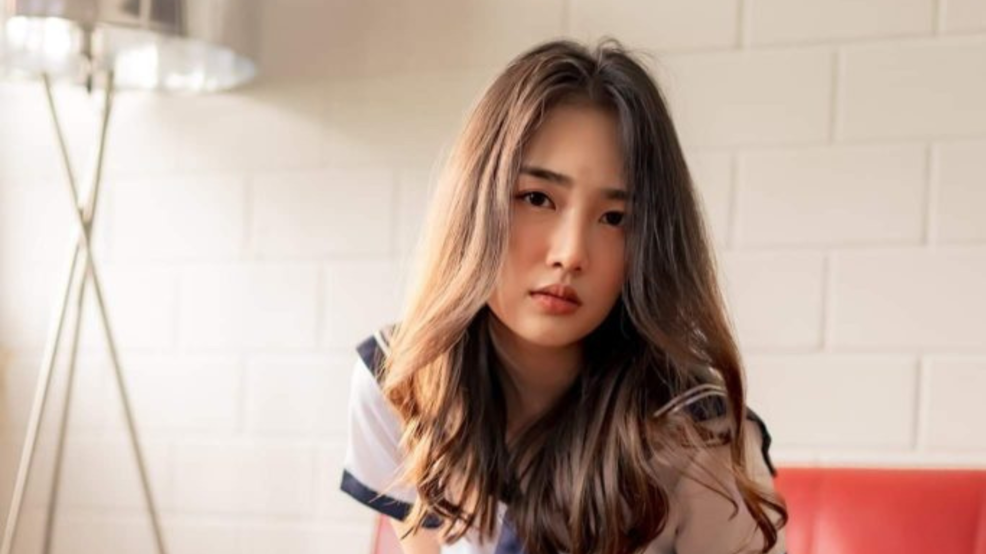 น้องแพค ทำให้ลุ้นตลอดเวลาเลย เธอเป็นนางแบบสาวหน้าหมวยมือสมัครเล่น ที่พร้อมจะเติมเต็มหัวใจดวงน้อยๆของคุณ เธอมาในชุดนักเรียนญี่ปุ่นสุดเด็ด