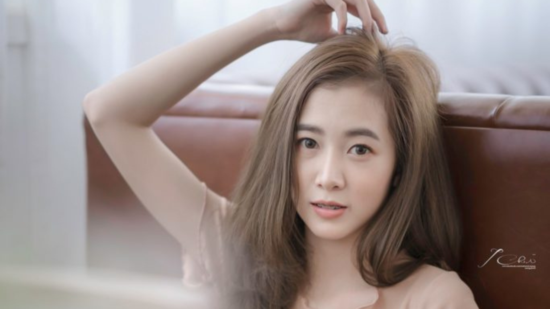 น้องกิ่งหยก สาวหมวยน่ารัก เธอช่างขาวหมวยจริงๆ มองดูยังไงก็ไม่เบื่อด้วยรอยยิ้มของเธอ