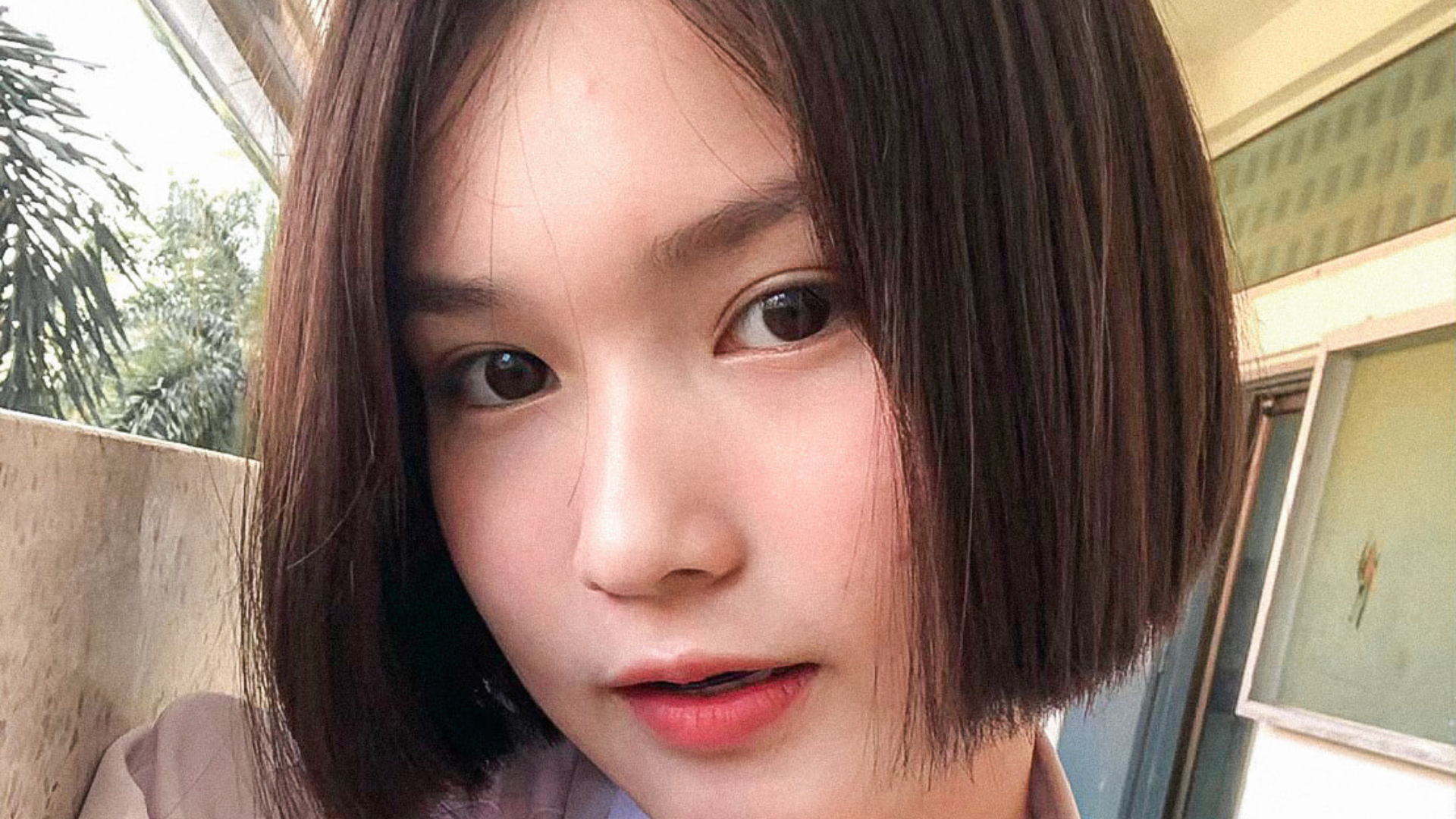 นักเรียนน่ารักผมสั้น ทำเอาหนุ่มๆถึงกับใจสั่นไปตามๆกันเลยทีเดียว ก็น้องทั้งสวยทั้งน่ารัก โดนใจสเปคหนุ่มไทยขนาดนี้อะนะ