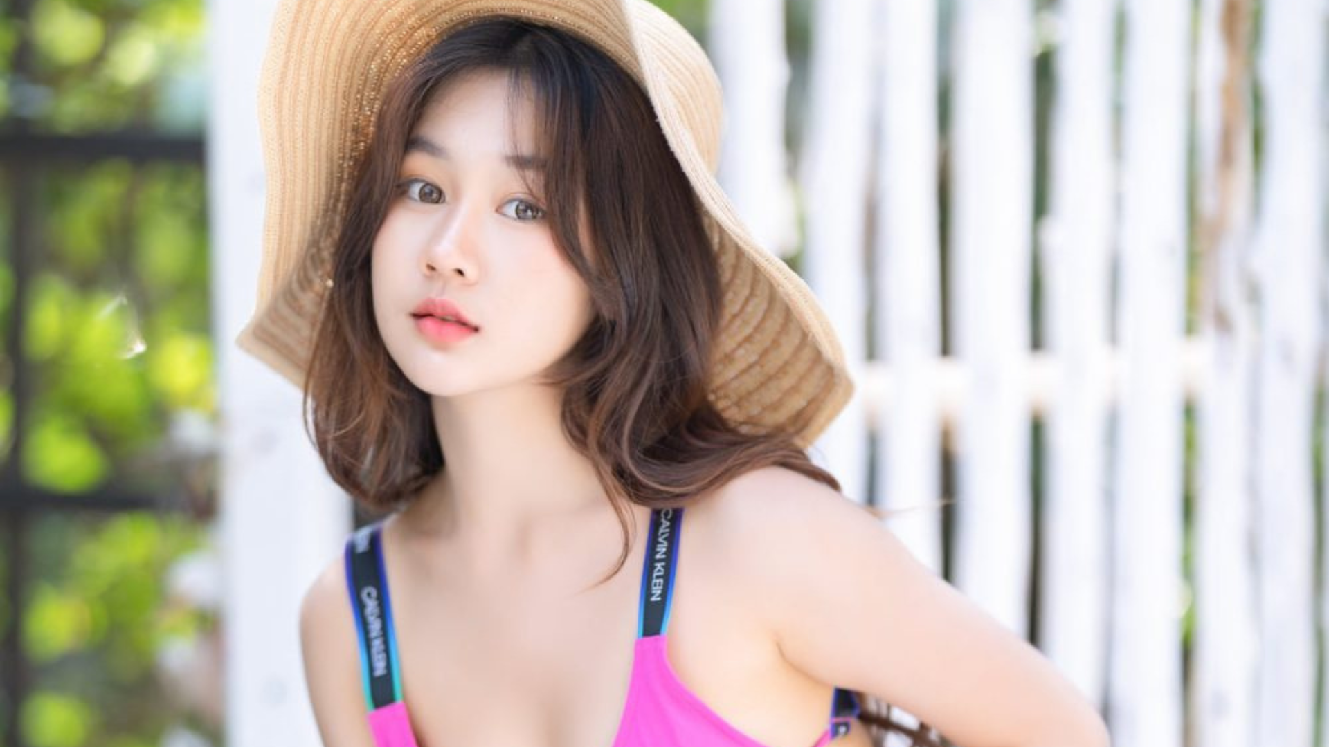 มดดำ เป็นนางแบบลุคหวานๆใสๆแต่ก็แอบแซ่บกับลุคแนวเซ็กซี่ เห็นแล้วไม่ผิดหวัง