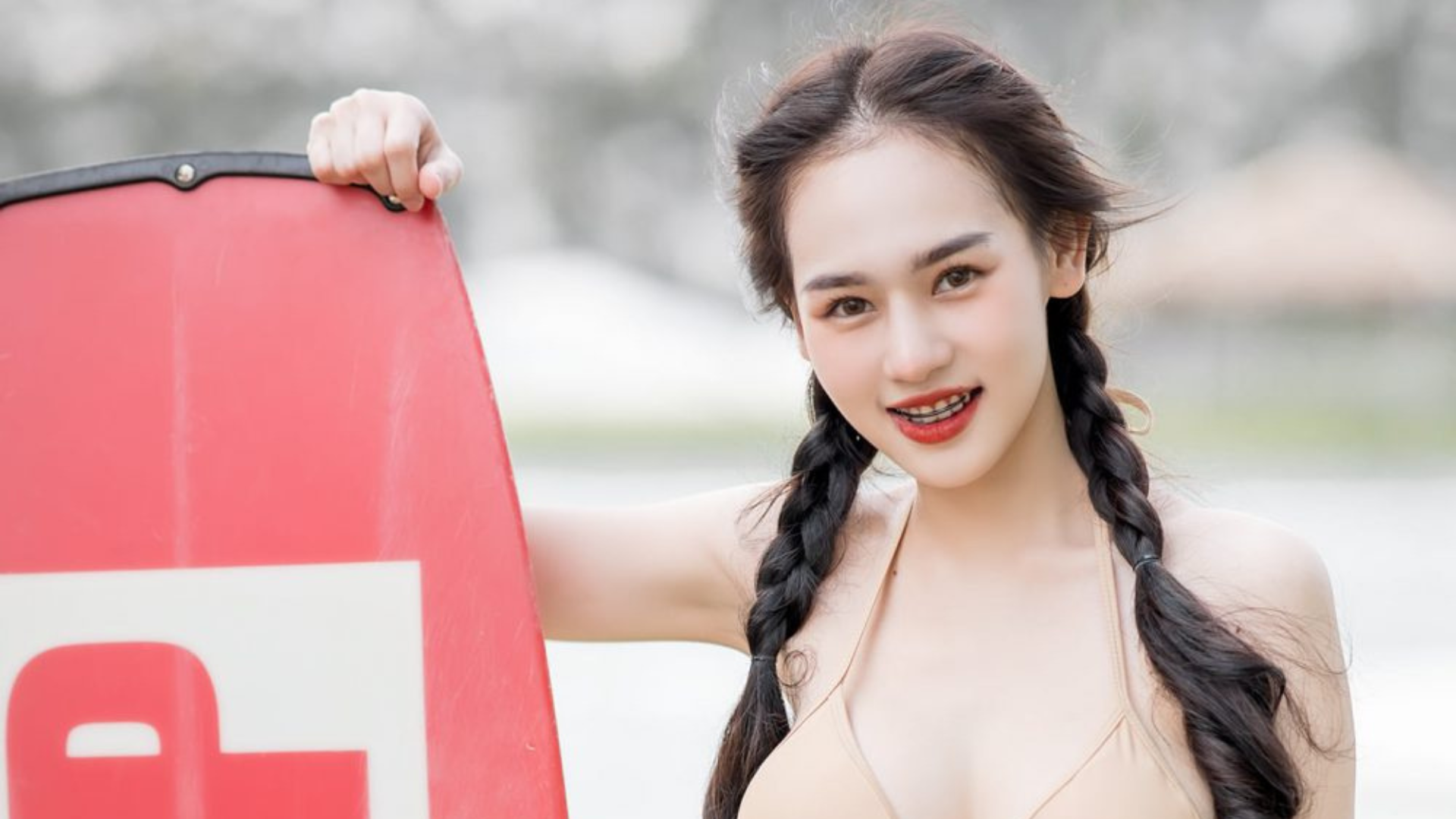 วันนี้แอดมินจะพาเพื่อนๆมาดู สาวไทยหน้าหมวย ใส่บิกินี่เดินเล่น เพราะช่วงนี้อากาศเมืองไทยร้อนจนไม่อยากออกไปไหน